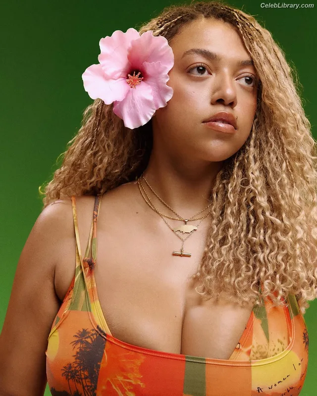 Mahalia photo 21 of 172
