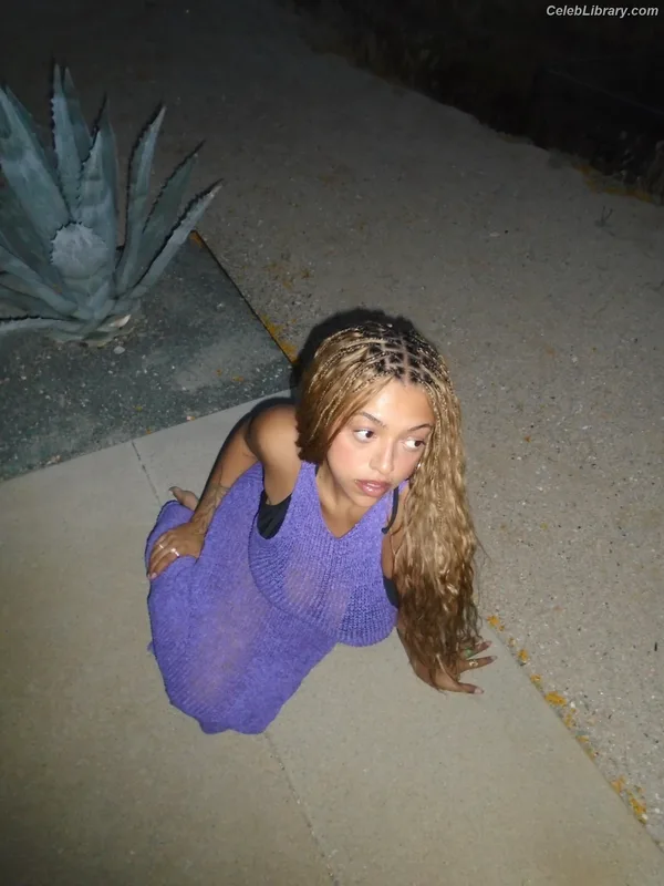 Mahalia photo 3 of 172