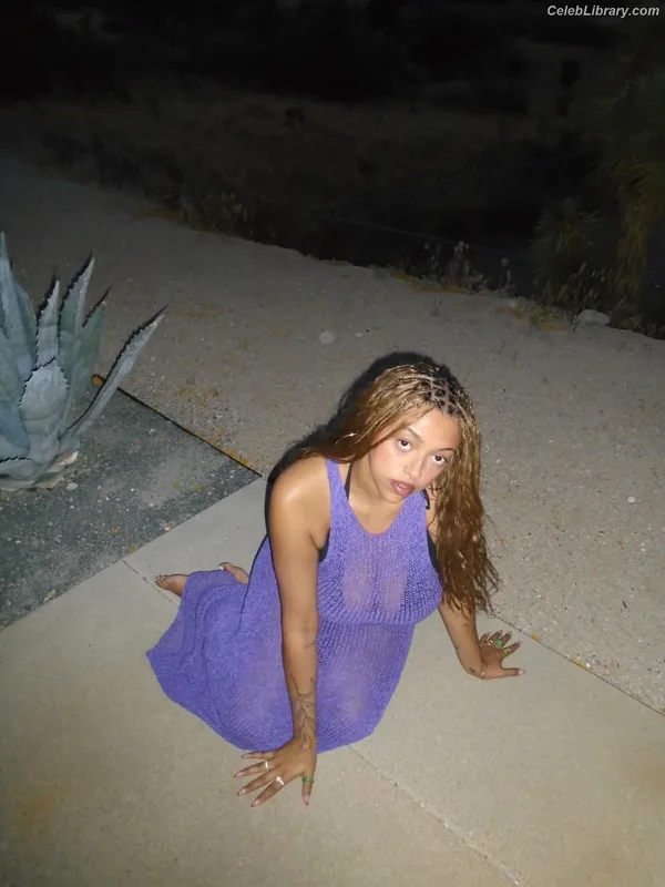 Mahalia photo 5 of 172