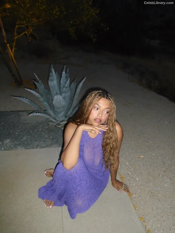 Mahalia photo 6 of 172