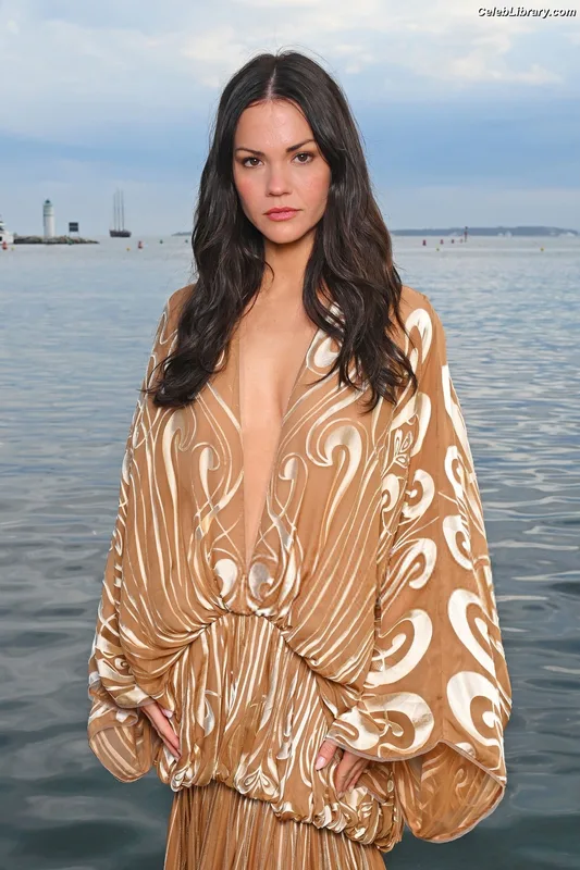 Maia Mitchell photo 23 of 152