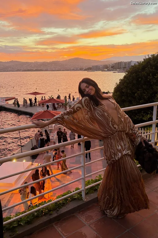 Maia Mitchell photo 14 of 152