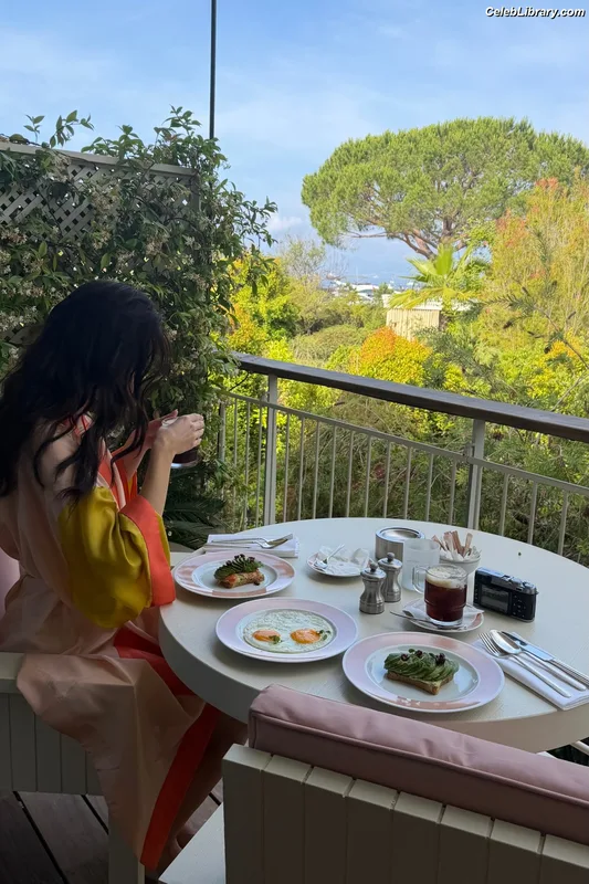 Maia Mitchell photo 17 of 152