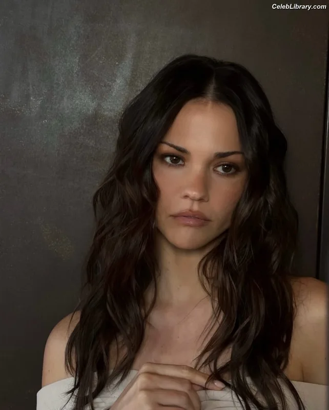 Maia Mitchell photo 3 of 152