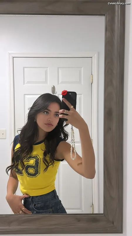 Maia Reficco photo 2 of 108