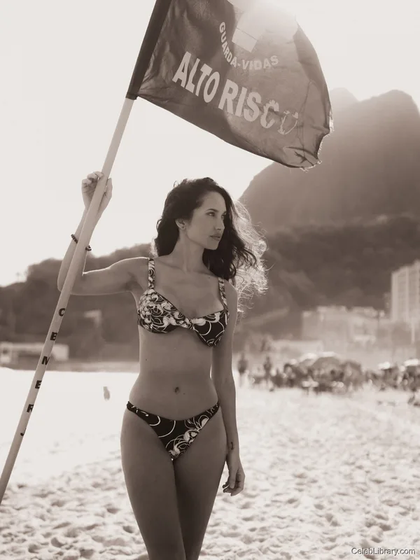 Maiara Walsh photo 8 of 24