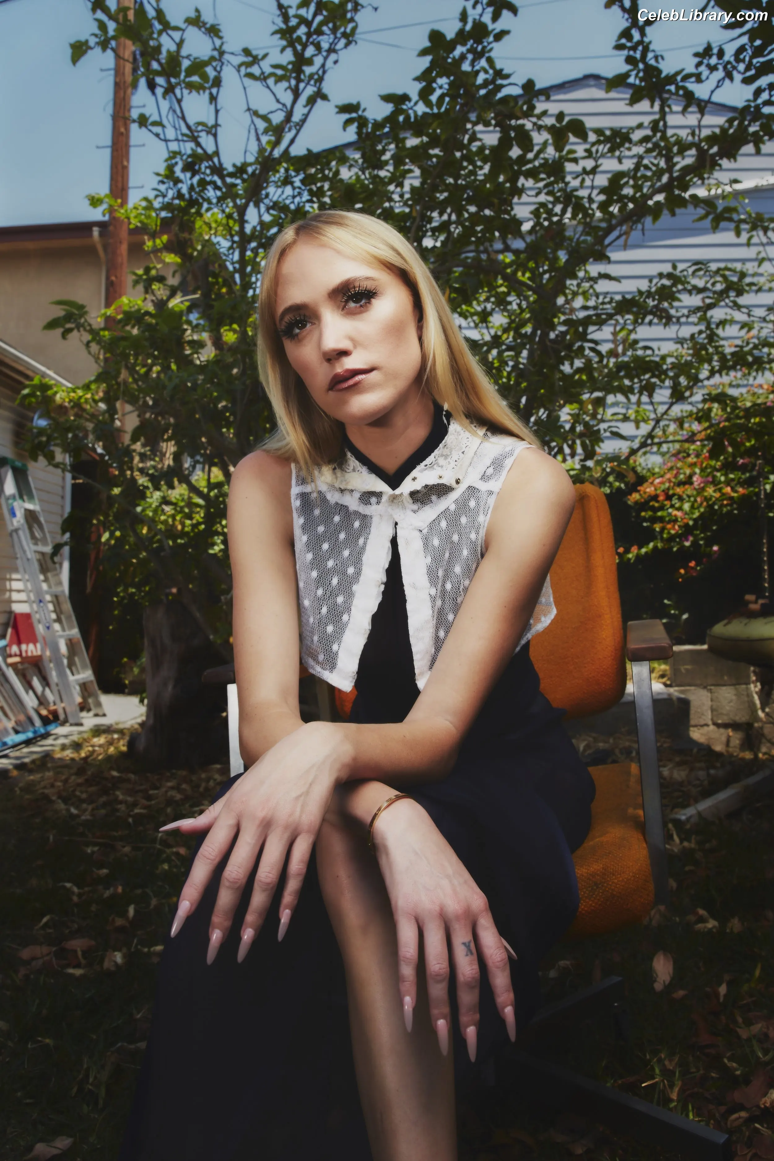 Maika Monroe photo 4 of 641