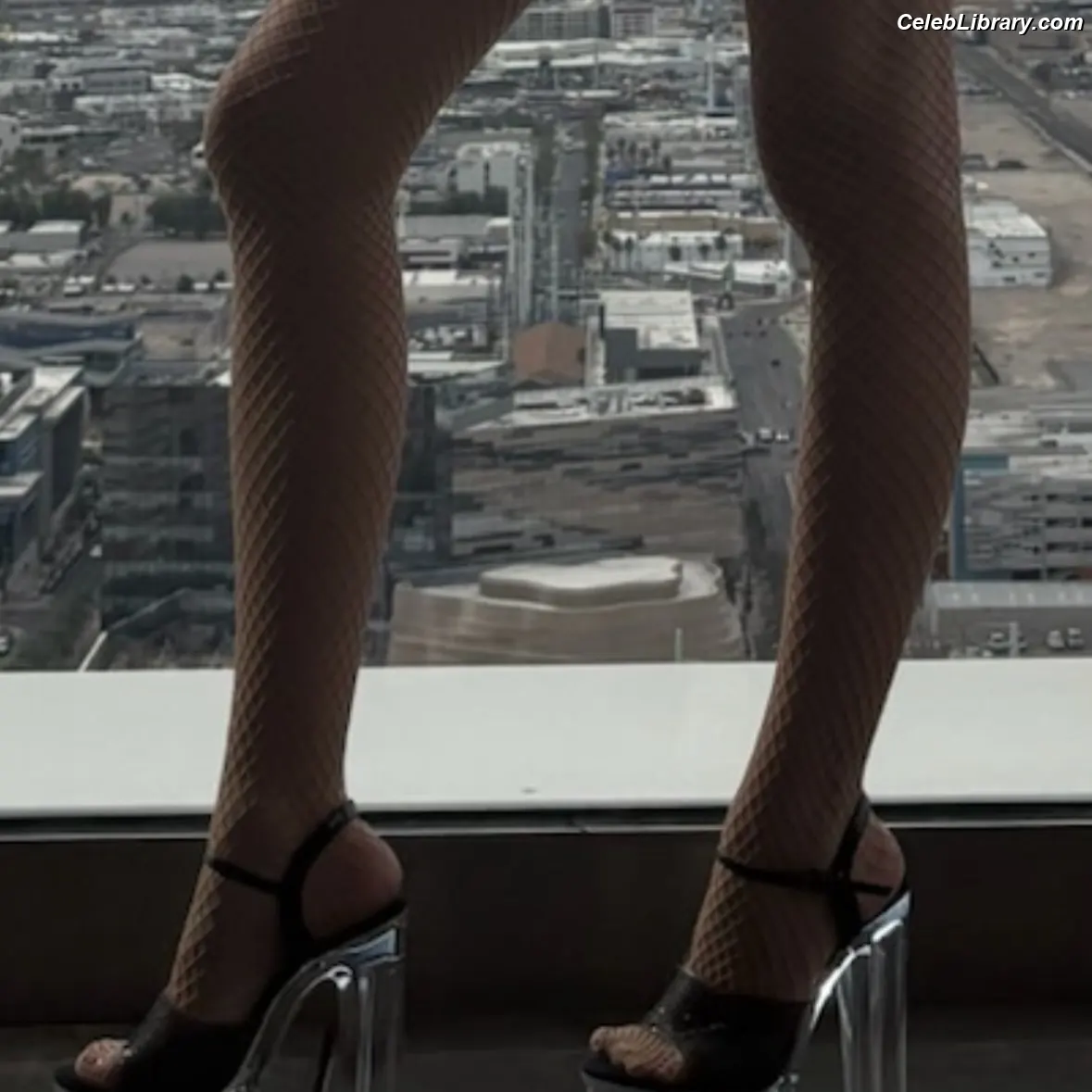 Maika Monroe photo 3 of 641