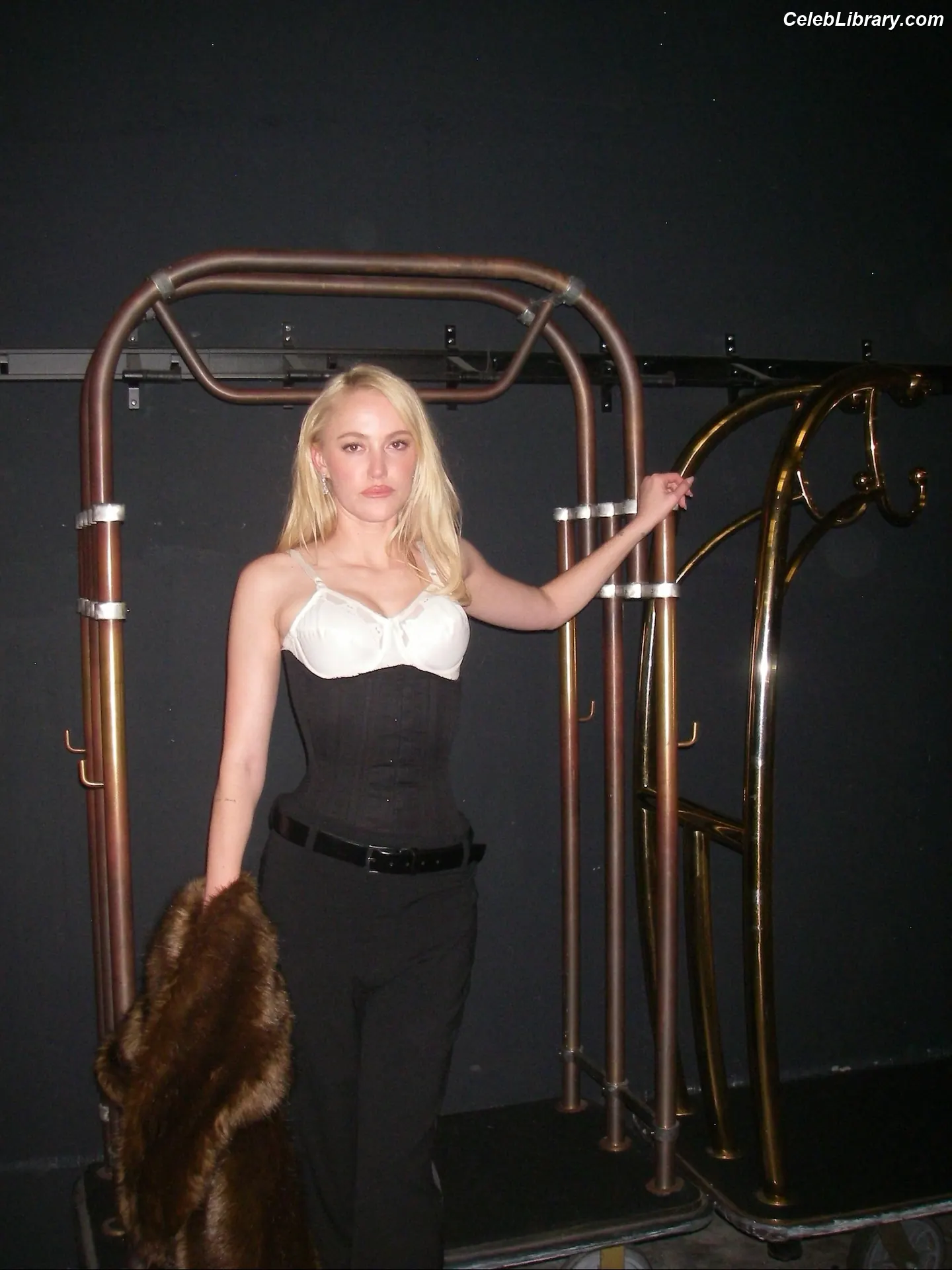 Maika Monroe photo 18 of 641