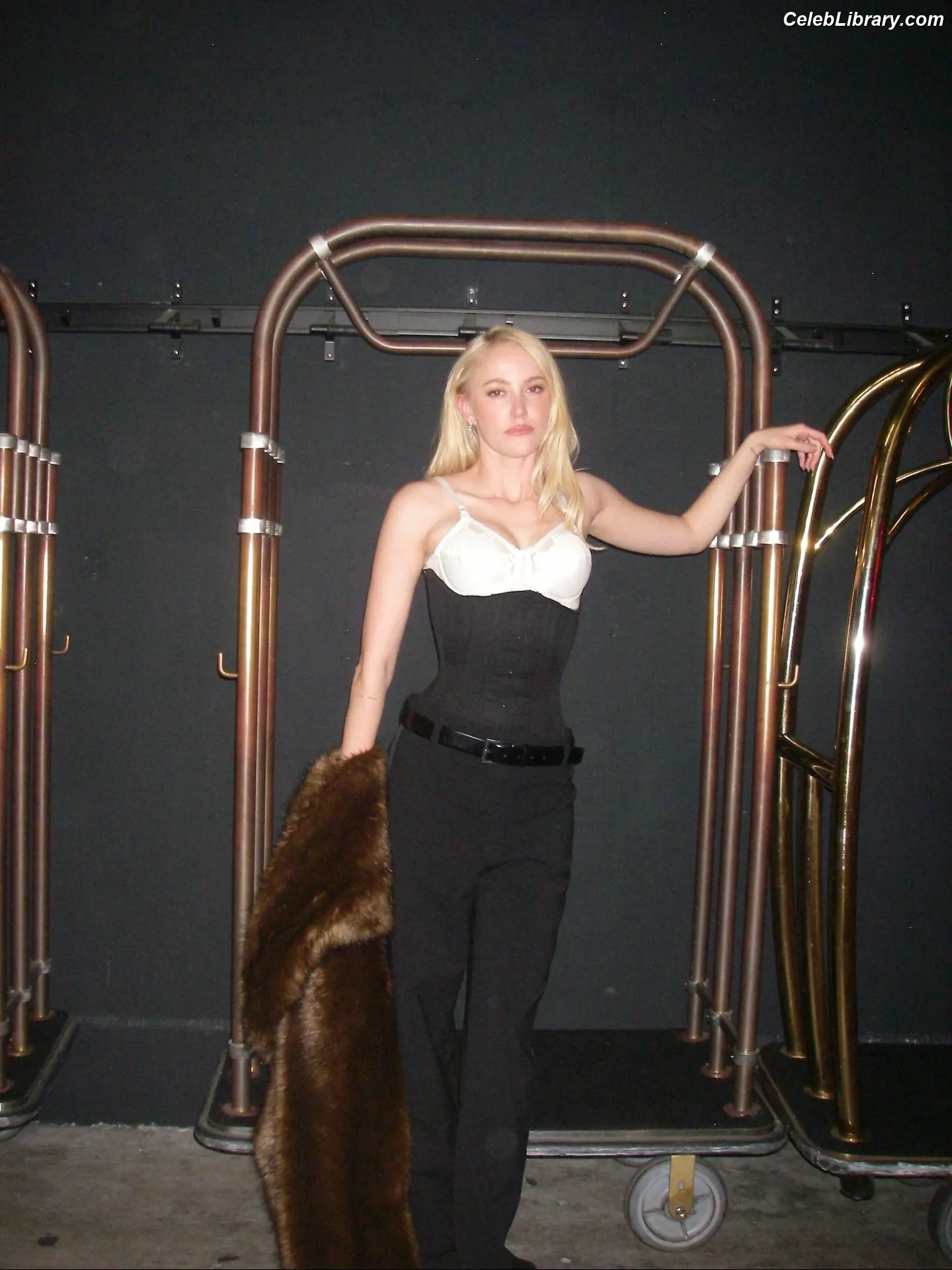 Maika Monroe photo 19 of 641