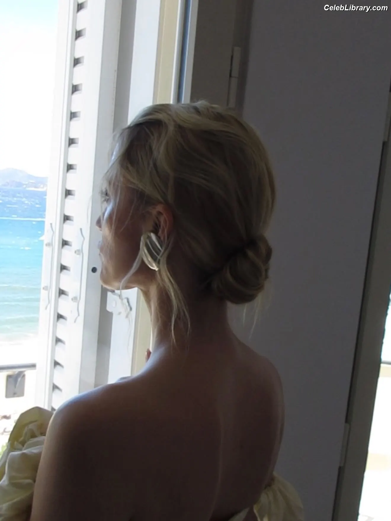 Maika Monroe photo 7 of 641