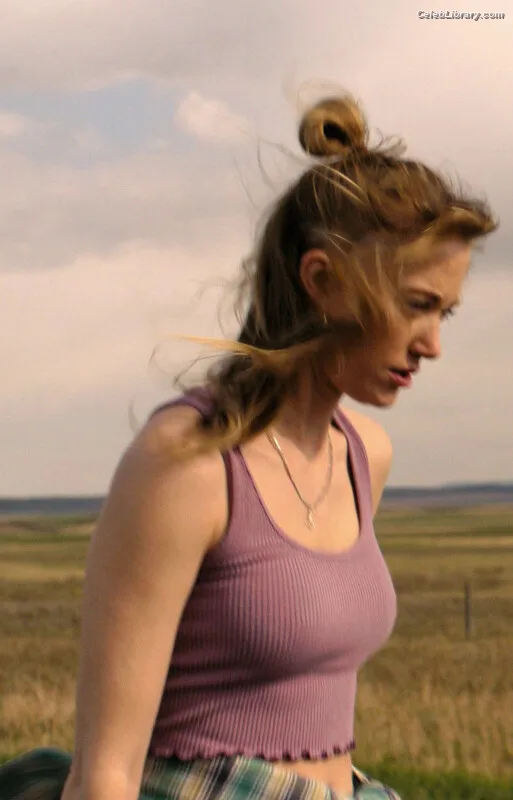 Maika Monroe photo 6 of 642