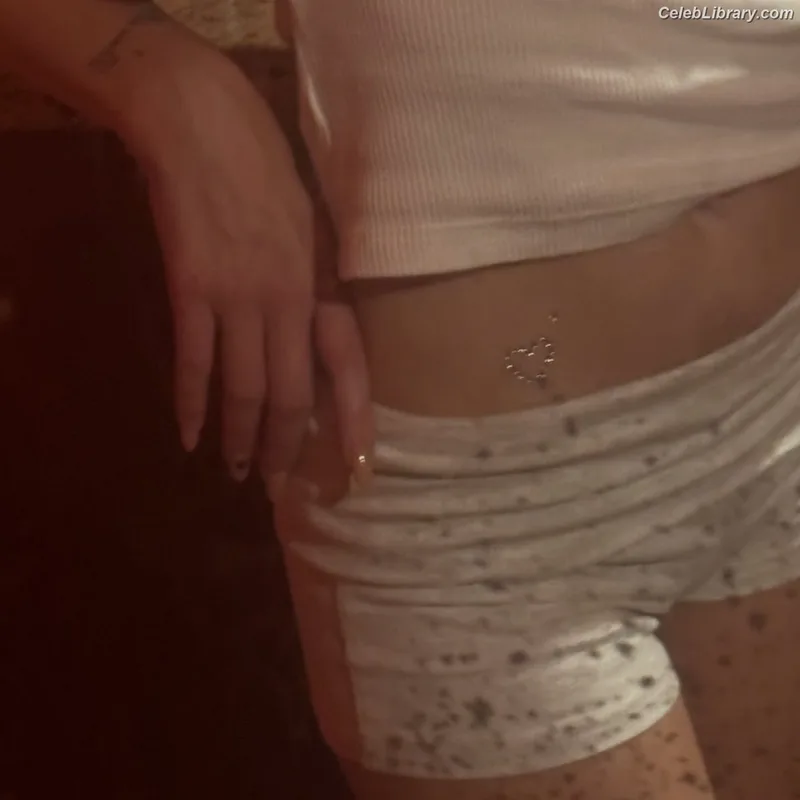 Maika Monroe photo 19 of 642