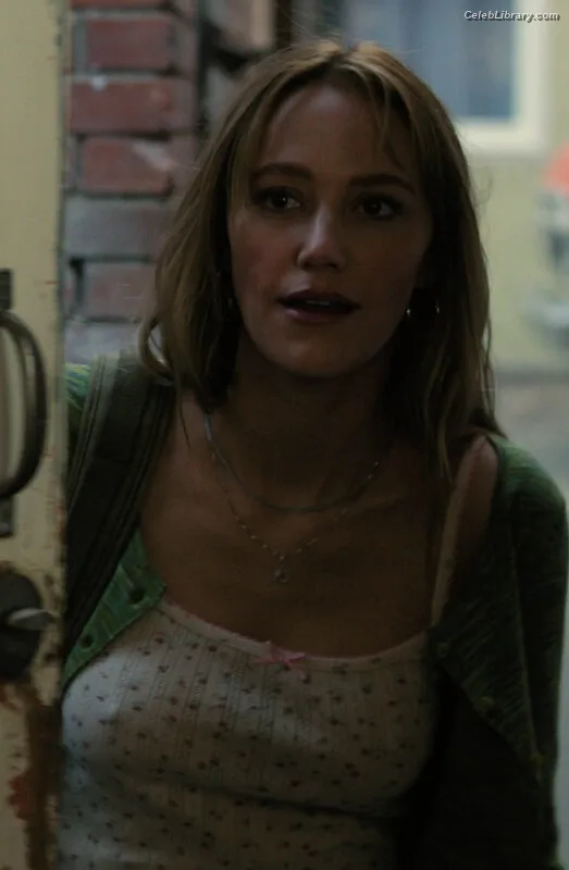 Maika Monroe photo 7 of 642