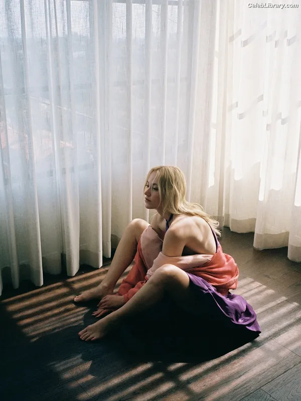 Maika Monroe photo 12 of 642