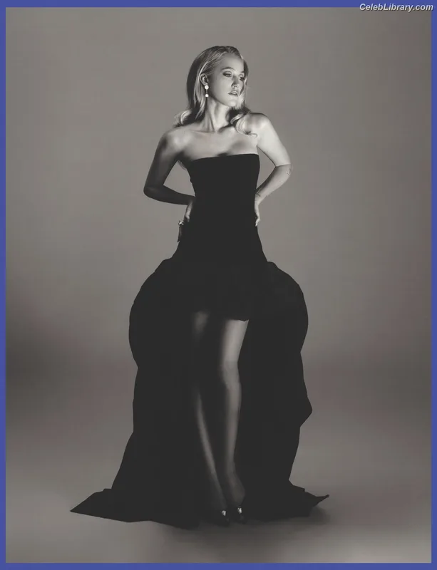 Maika Monroe photo 7 of 642