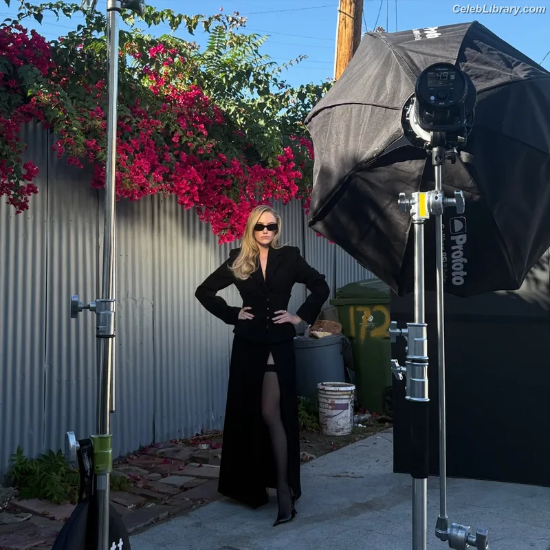 Maika Monroe photo 22 of 642