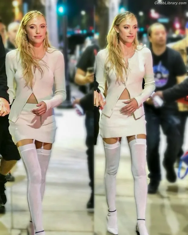 Maika Monroe photo 18 of 642