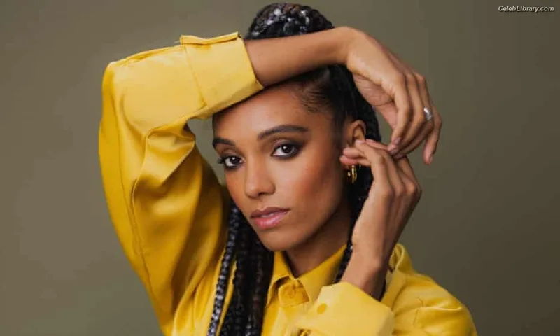Maisie Richardson-Sellers photo 6 of 16