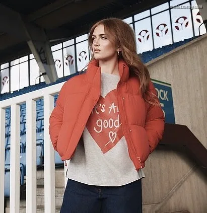 Maisie Smith photo 17 of 240