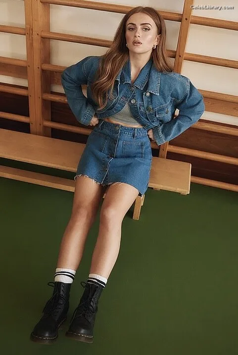 Maisie Smith photo 3 of 240