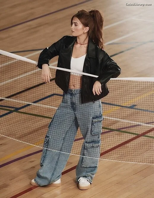 Maisie Smith photo 7 of 240