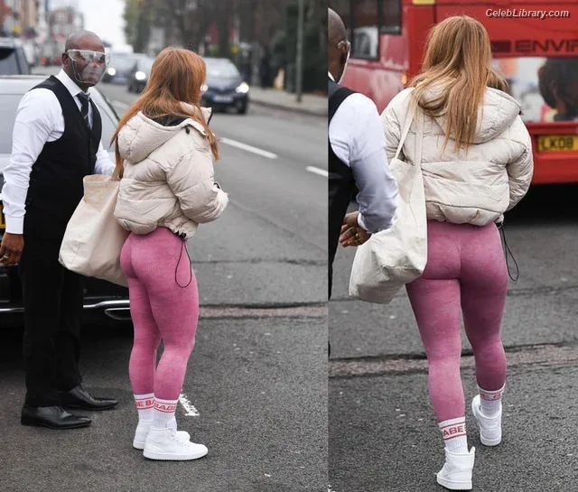 Maisie Smith photo 19 of 240
