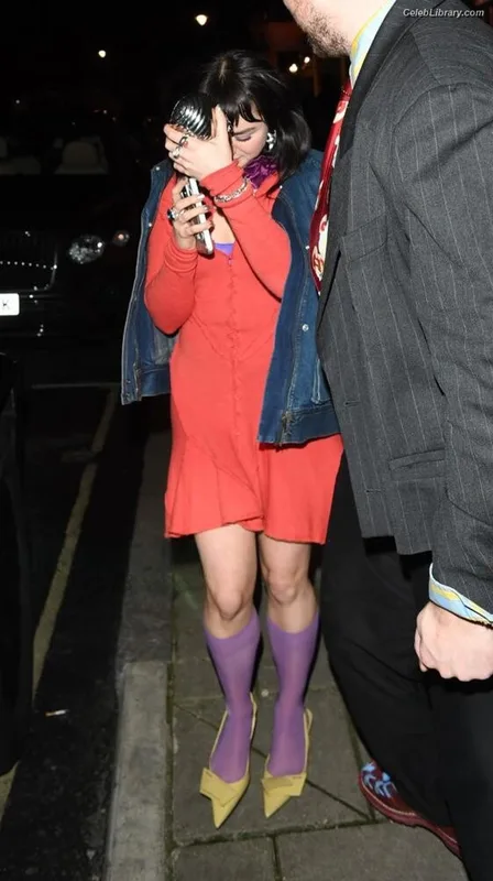 Maisie Williams photo 18 of 463