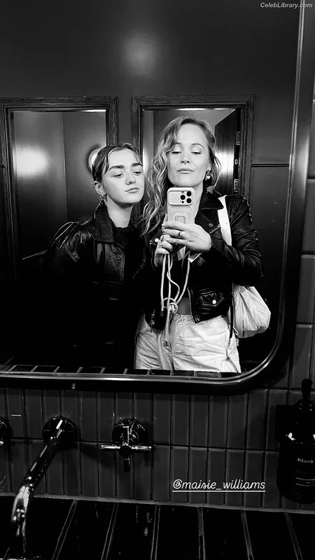 Maisie Williams photo 8 of 463