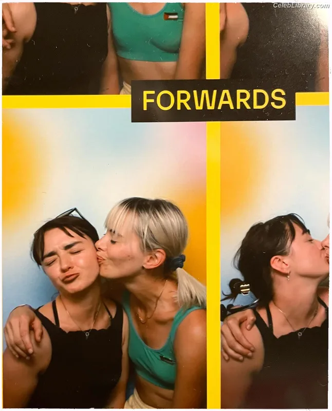 Maisie Williams photo 20 of 463