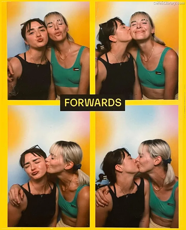 Maisie Williams photo 21 of 463