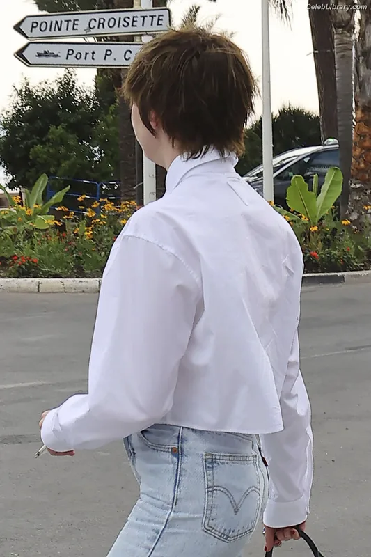Maisie Williams photo 14 of 463