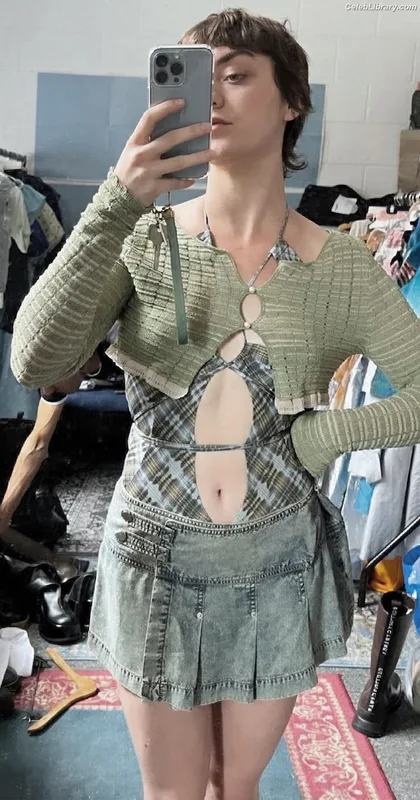 Maisie Williams photo 12 of 463