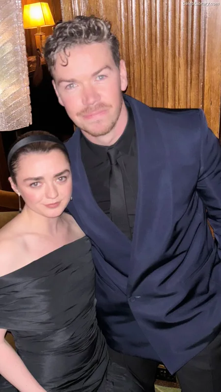 Maisie Williams photo 9 of 463