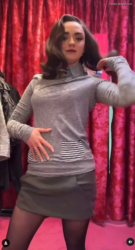 Maisie Williams photo 12 of 463