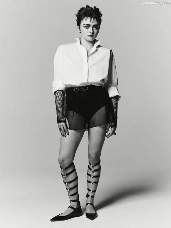 Maisie Williams photo 13 of 463