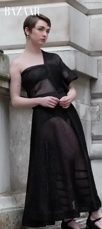 Maisie Williams photo 12 of 463