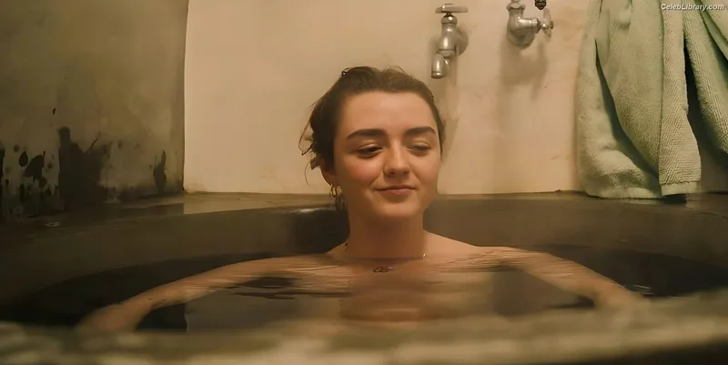 Maisie Williams photo 14 of 463