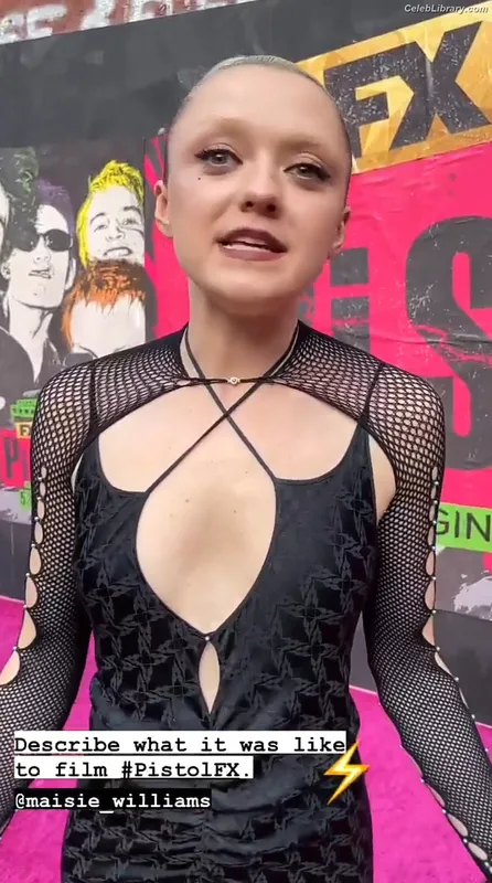Maisie Williams photo 17 of 463