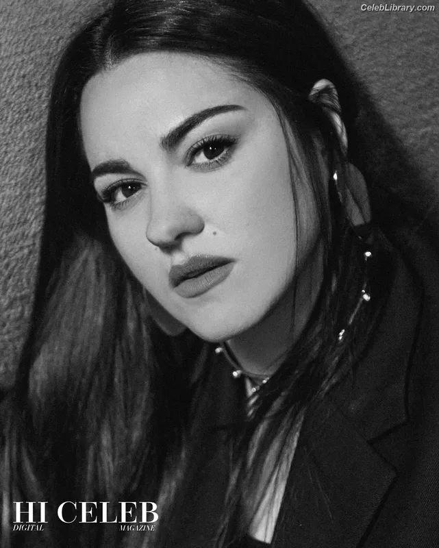 Maite Perroni photo 16 of 20