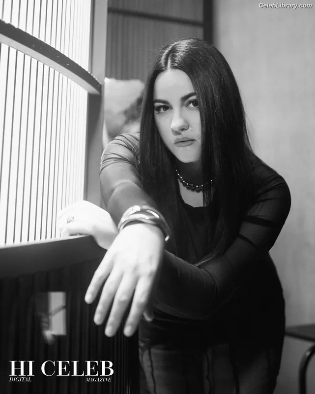 Maite Perroni photo 17 of 20