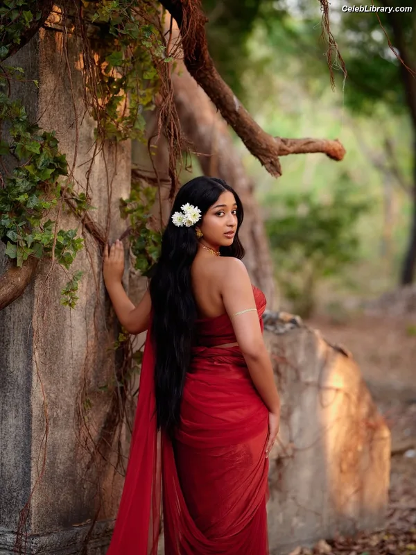 Maitreyi Ramakrishnan photo 19 of 275