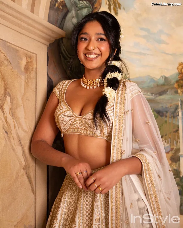 Maitreyi Ramakrishnan photo 2 of 275
