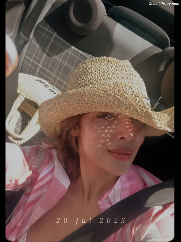 Malaika Arora photo 3 of 182