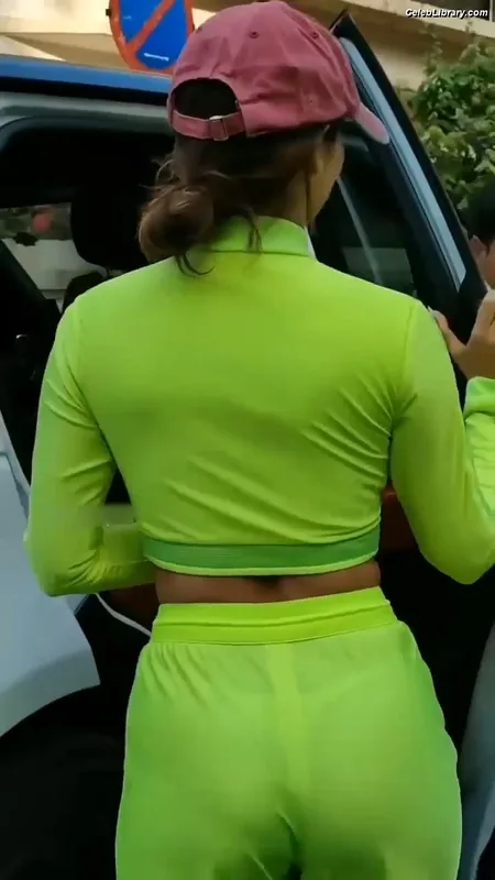 Malaika Arora photo 14 of 182