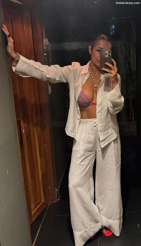 Malaika Arora photo 23 of 182