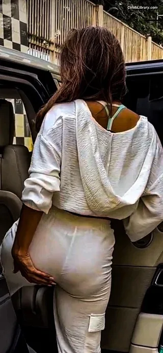 Malaika Arora photo 1 of 182