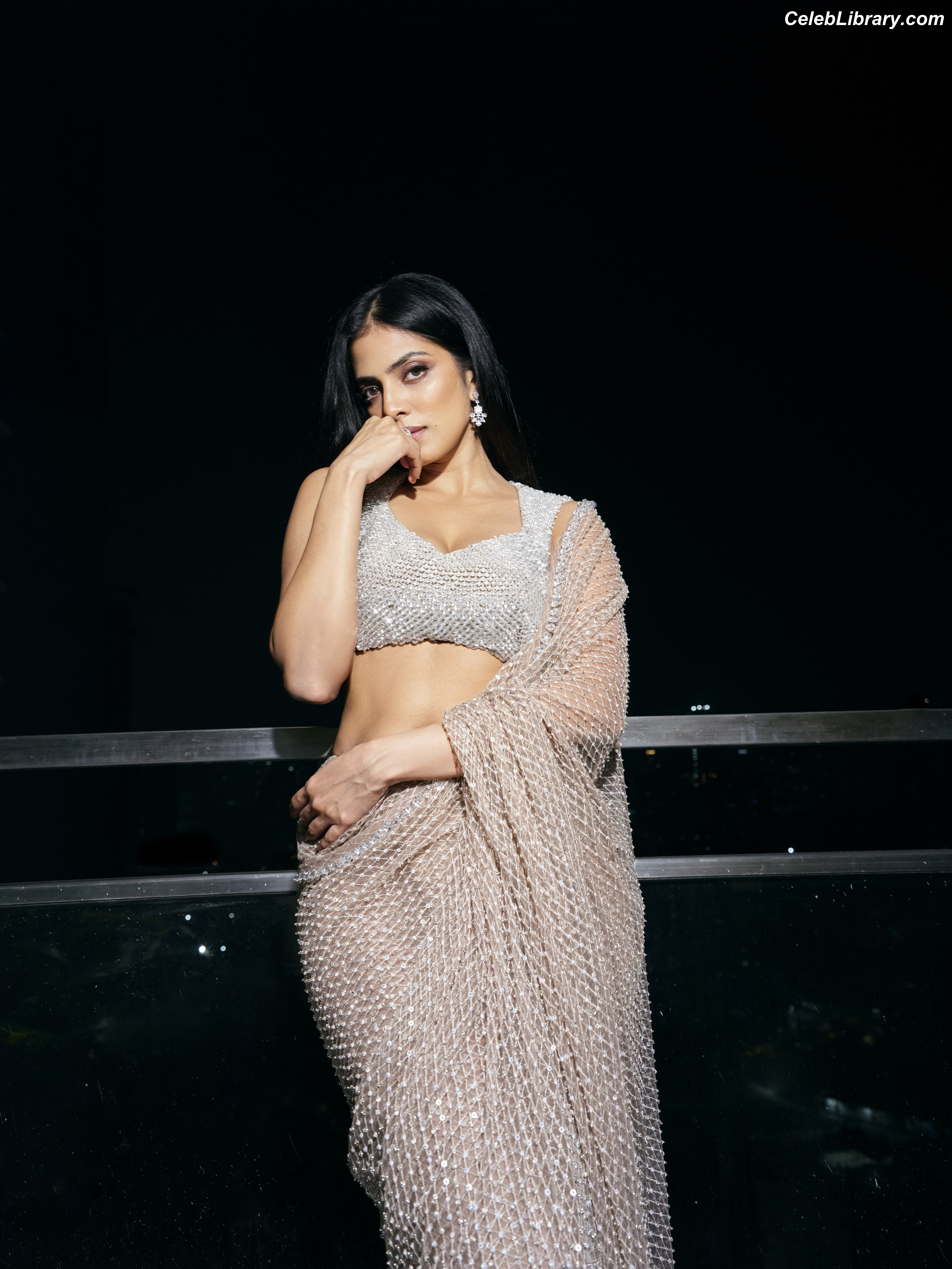 Malavika Mohanan photo 3 of 228