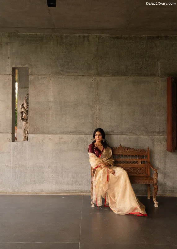 Malavika Mohanan photo 6 of 228
