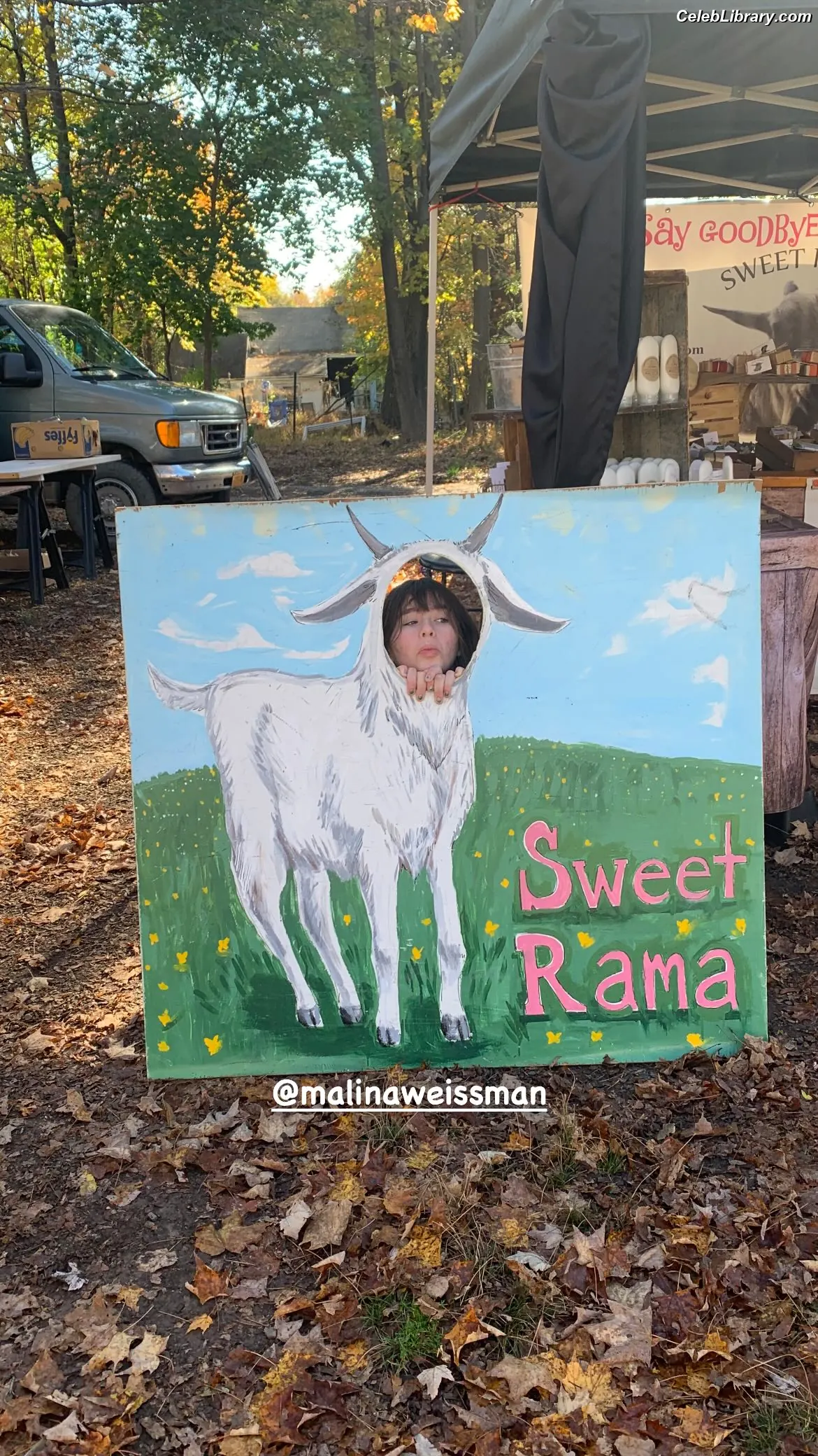 Malina Weissman photo 15 of 497